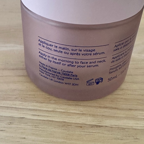 Caudalie Resveratrol Lift Firming Cashmere Day Cream - Picture 3 of 5